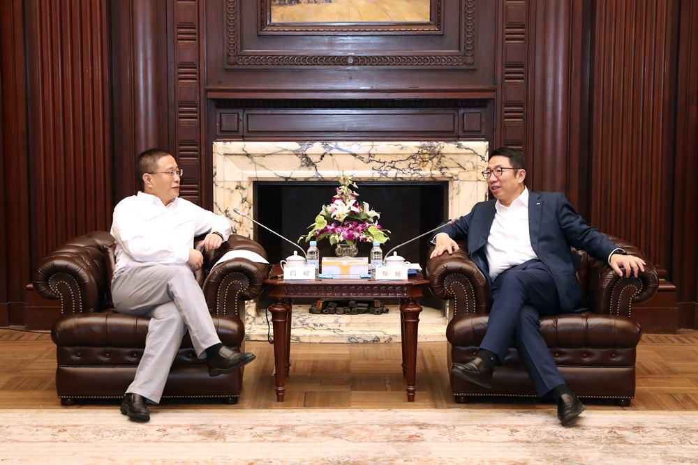 浦发银行董事长郑杨会见光大证券董事长闫峻 - 浦发银行官网